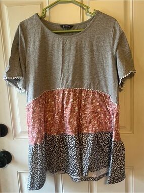 BloomChic Gray Top with Dusty Rose Floral and Charcoal Print Tiers